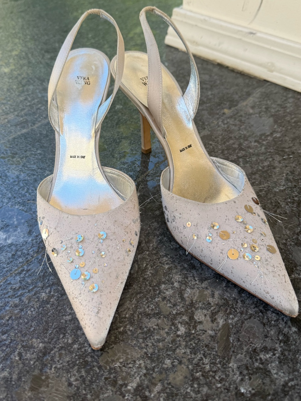 Vera Wang Ivory Sequin Pointed Slingback Heels with sz 38.5 (8.5)